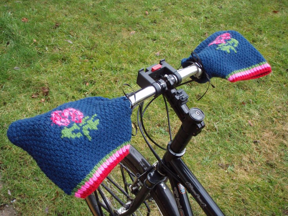 Review Lowie Merino Handlebar covers road.cc